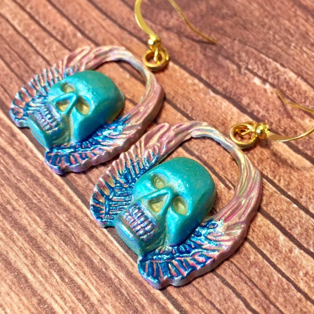 Handmade colorful winged skull earrings - Picture 7 of 8